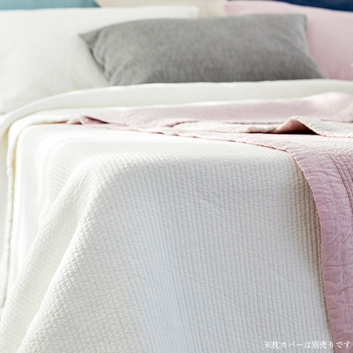 細かなキルティングとやわらかな風合いが、韓国ヌビならではの心地よさを感じさせます。