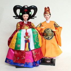韓国人形・王と王妃　韓国伝統衣装の本格韓国ペア人形