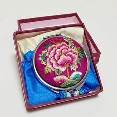 韓国手刺繍丸型コンパクト・ピンク