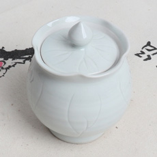 韓国白磁茶器・蓮茶壺 （蓋付き）