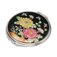 天然貝 コンパクトミラー（菊と蝶）シェル・螺鈿 韓国 ミラー 鏡 コンパクトプレゼント・ギフトにおすすめ