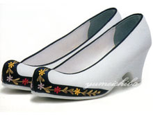 チマチョゴリの靴韓服靴   小花刺繍コッシン 63白×紺