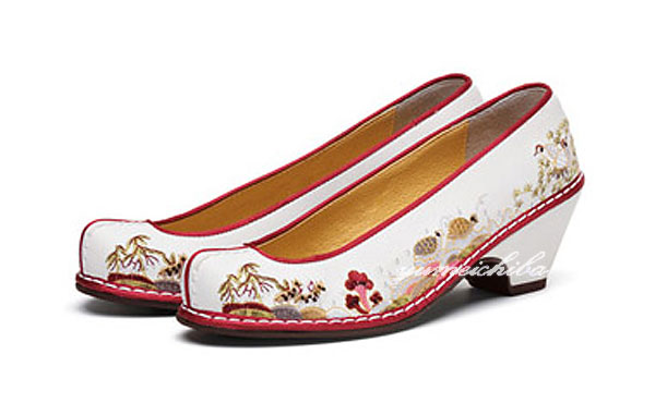チマチョゴリの靴韓服靴 高級十長生刺繍コッシン 151白 女性用コッシン 